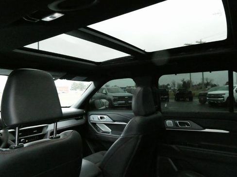 Certified 2025 Ford Explorer ST image 22