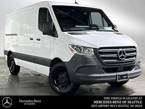 Used 2025 Mercedes-Benz Sprinter 2500 image 1