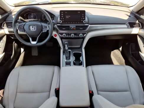 Used 2018 Honda Accord LX image 10
