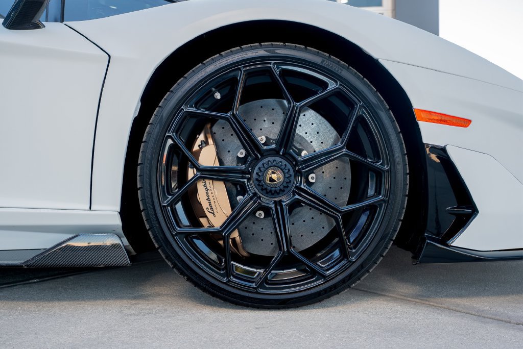 Used 2019 Lamborghini Aventador SVJ AWD/4WD image 41