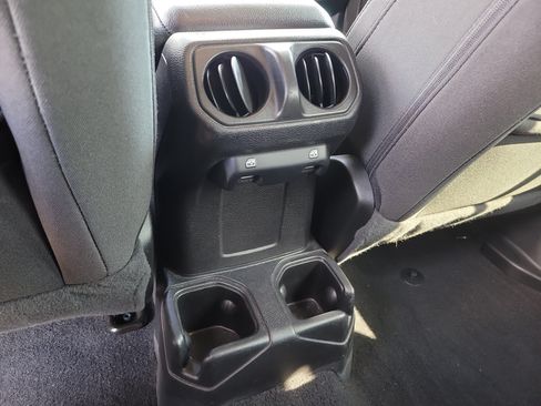 Used 2020 Jeep Wrangler Unlimited Sport S AWD/4WD image 13