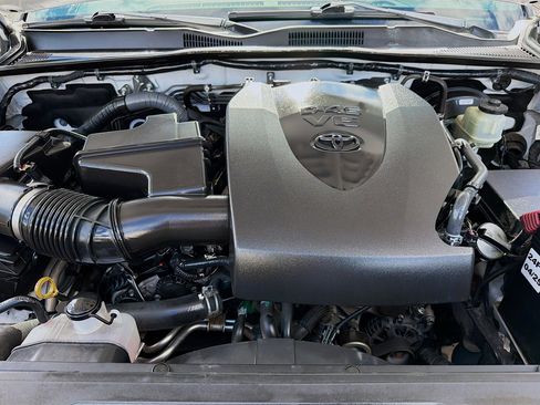 Used 2016 Toyota Tacoma TRD Sport w/ Premium & Technology Package image 34