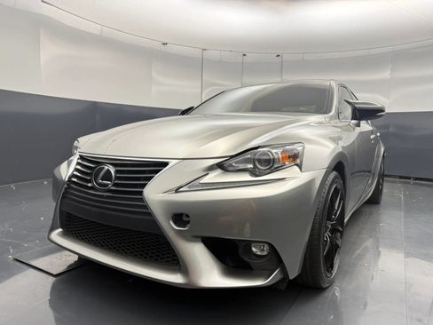 Used 2016 Lexus IS 200t RWD image 7