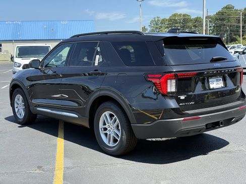 New 2025 Ford Explorer Active image 27