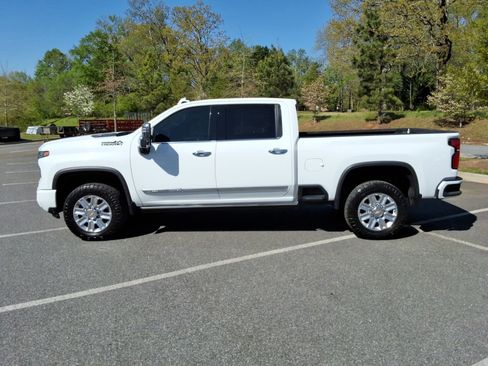 Certified 2024 Chevrolet Silverado 3500 High Country w/ High Country Premium Package AWD/4WD image 8
