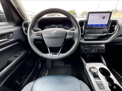 Used 2022 Ford Bronco Sport Outer Banks w/ Tech Package AWD/4WD image 6