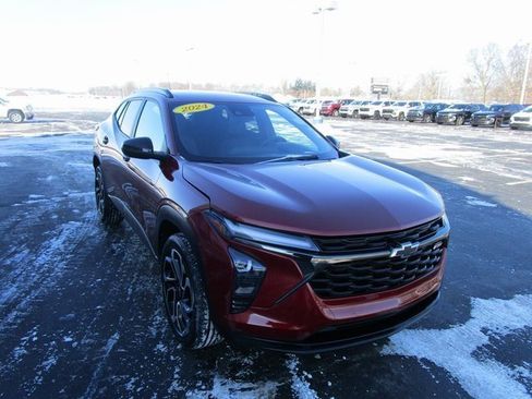 Certified 2024 Chevrolet Trax RS image 7