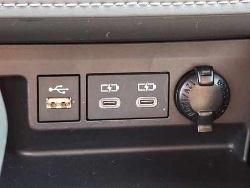 Certified 2025 Toyota Highlander XLE AWD/4WD image 17