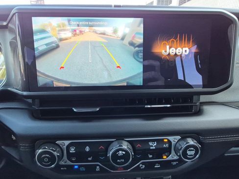 Certified 2025 Jeep Wrangler Unlimited Sahara w/ Safety Group AWD/4WD image 30