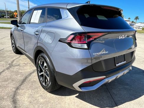 Used 2024 Kia Sportage EX image 5