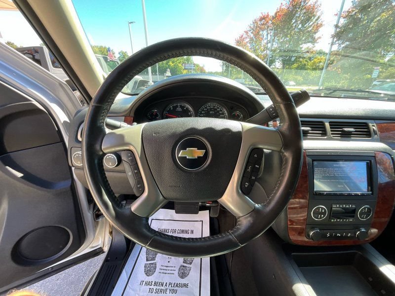 Used 2012 Chevrolet Avalanche LT AWD/4WD image 23