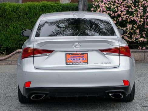Used 2018 Lexus IS 300 AWD w/ Comfort Package image 7