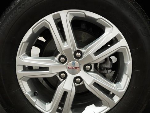 Used 2022 GMC Terrain SLE w/ Driver Convenience Package image 11