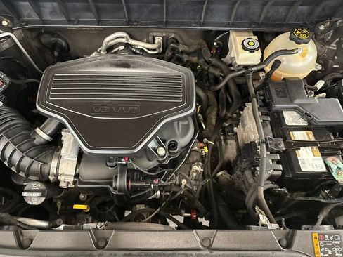 Used 2018 GMC Acadia SLE AWD/4WD image 18