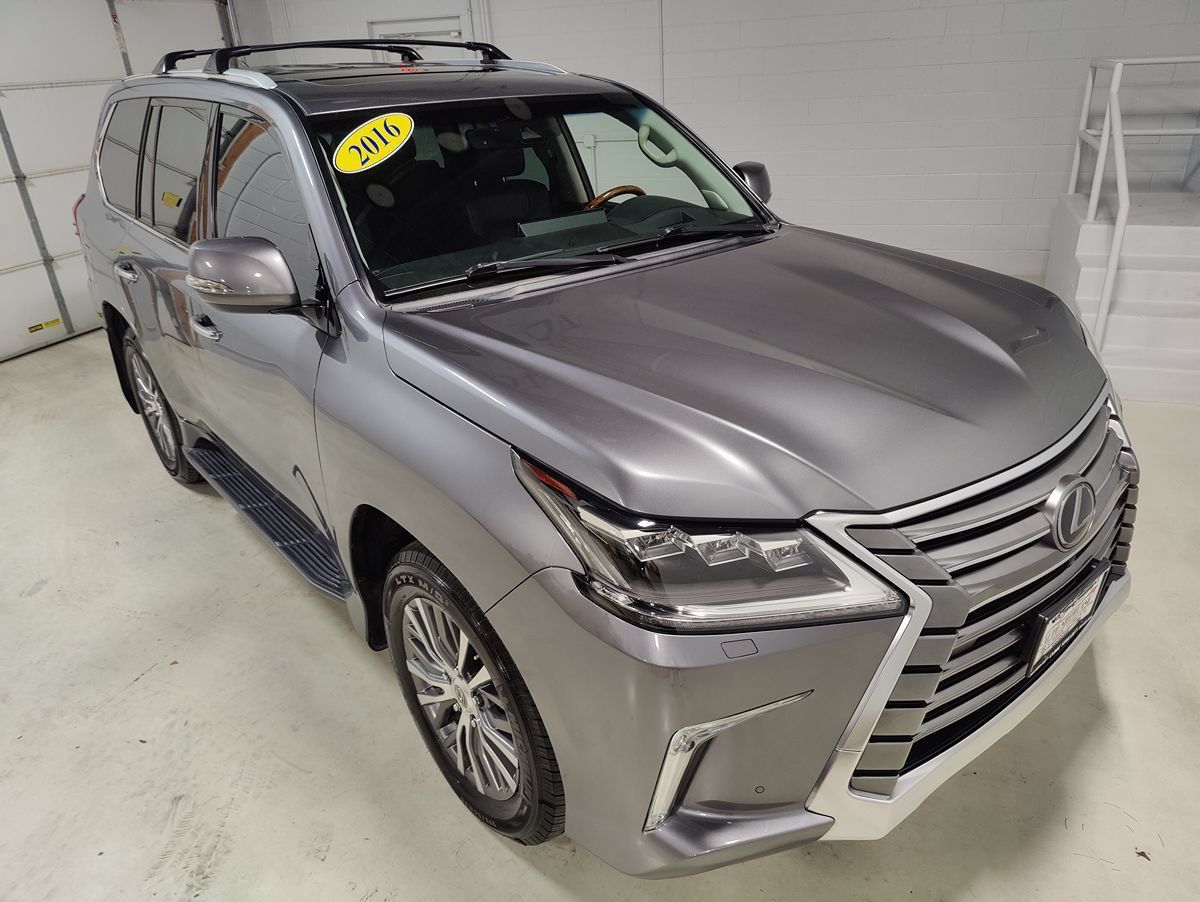 Used 2016 Lexus LX 570 4WD w/ Luxury Package image 2