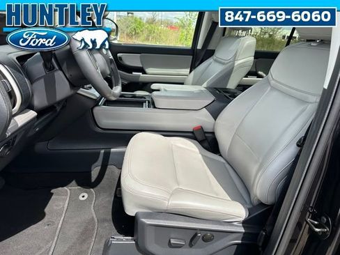 Used 2025 Ford Expedition Active AWD/4WD image 26