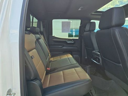 Used 2024 Chevrolet Silverado 1500 High Country AWD/4WD image 15