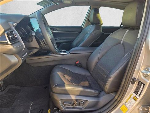 Used 2024 Toyota Camry XSE w/ Navigation Package image 16