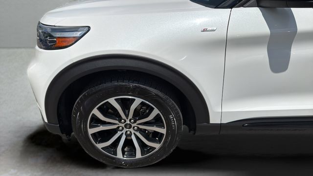 Used 2022 Ford Explorer ST-Line w/ Class IV Trailer Tow Package RWD image 36
