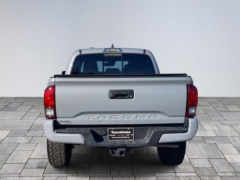 Used 2016 Toyota Tacoma SR5 w/ SR5 Appearance Package (SN) image 6