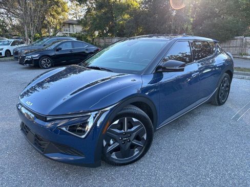 Used 2025 Kia EV6 Light image 2