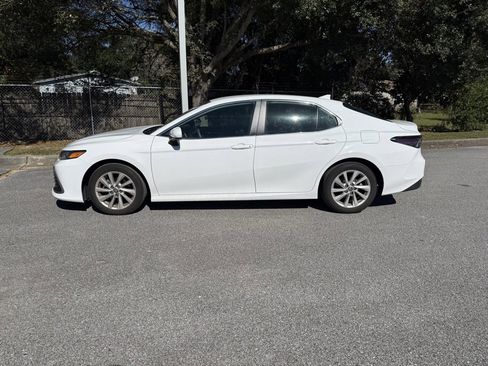 Used 2023 Toyota Camry LE image 2