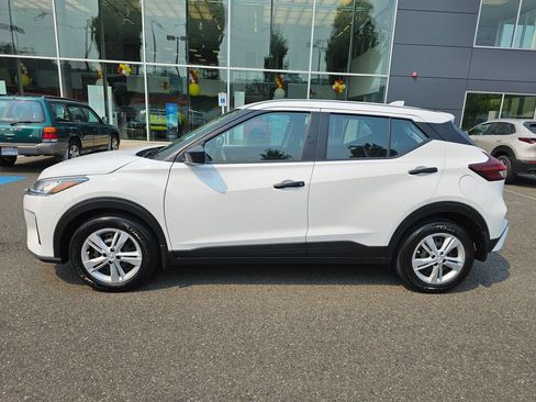 Used 2024 Nissan Kicks S FWD image 8
