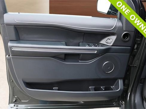 Used 2023 Ford Expedition XLT image 10