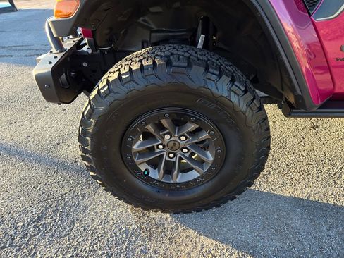 Used 2024 Jeep Wrangler Unlimited Rubicon 392 image 31