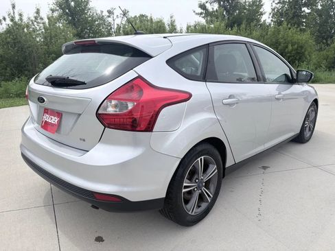 Used 2014 Ford Focus SE w/ SE Sport Package FWD image 4