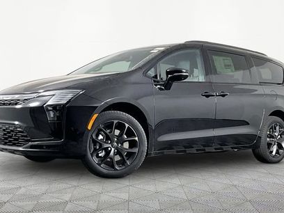 New 2027 Chrysler Pacifica Limited w/ S Appearance Package