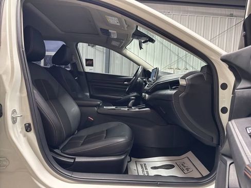 Used 2021 Nissan Altima 2.5 SR w/ SR Premium Package image 23