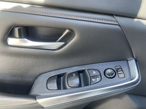 Used 2023 Nissan Sentra SR w/ SR Premium Package image 22