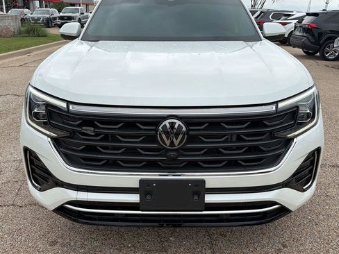 Used 2024 Volkswagen Atlas Cross Sport SEL Premium R-Line AWD/4WD image 8