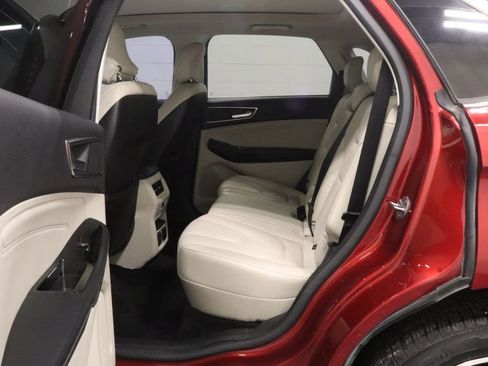 Used 2018 Ford Edge Titanium w/ Equipment Group 301A AWD/4WD image 13