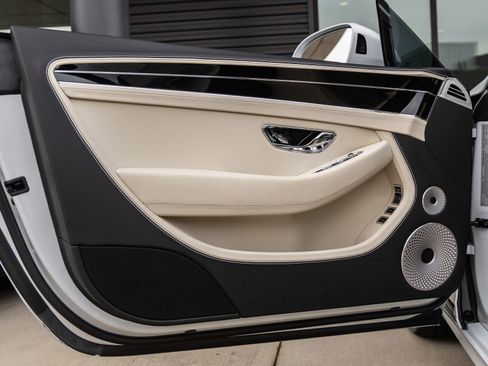 Used 2025 Bentley Continental GTC AWD/4WD image 23