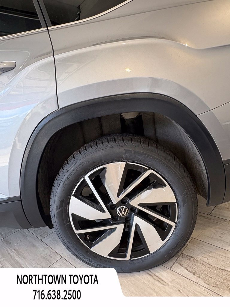 Used 2025 Volkswagen Atlas SE AWD/4WD image 13