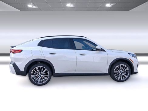 Used 2026 BMW X2 xDrive28i w/ Technology Package AWD/4WD image 7