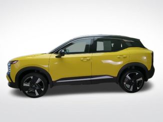 Used 2025 Nissan Kicks SR FWD video 2