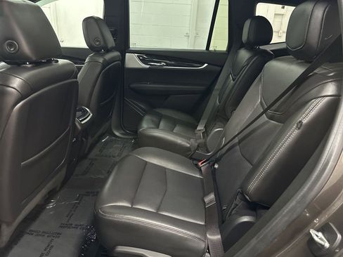 Used 2020 Cadillac XT6 Premium Luxury image 34