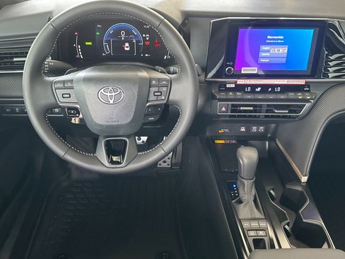New 2026 Toyota Camry Hybrid FWD image 13