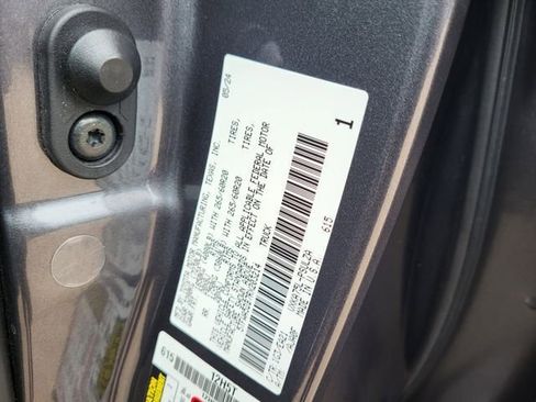 Used 2024 Toyota Tundra Limited AWD/4WD image 28