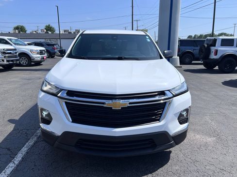 Used 2023 Chevrolet Traverse LS FWD image 2