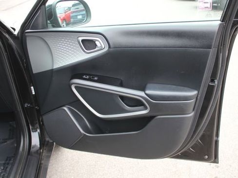 Used 2021 Kia Soul LX FWD image 27