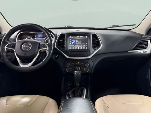 Used 2016 Jeep Cherokee Limited image 10