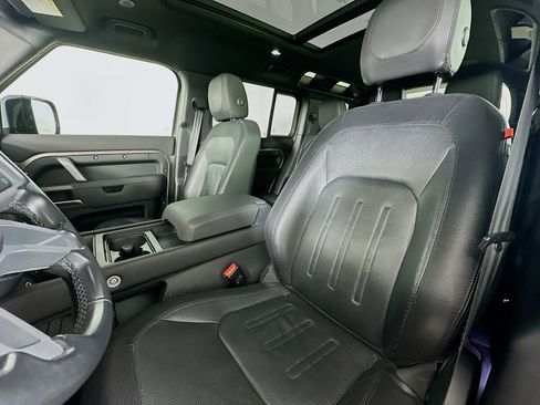 Used 2022 Land Rover Defender 110 X-Dynamic SE image 31