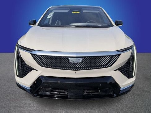 New 2027 Cadillac Optiq Luxury RWD image 8