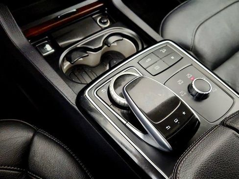 Used 2017 Mercedes-Benz GLS 450 4MATIC image 16
