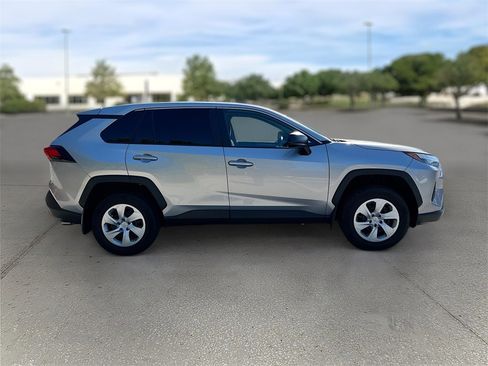 Used 2024 Toyota RAV4 LE image 7