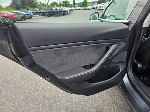 Used 2019 Tesla Model 3 RWD image 19